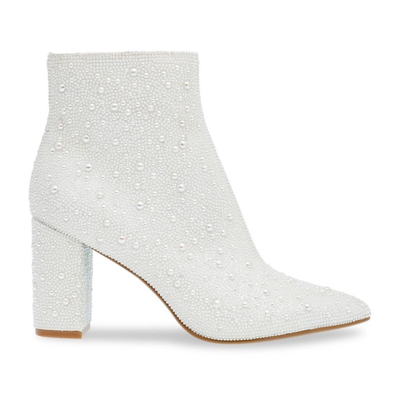 Betsey Johnson Women's Cady Evening
Booties size 8/5 new with box. #18 - Picture 2 of 6